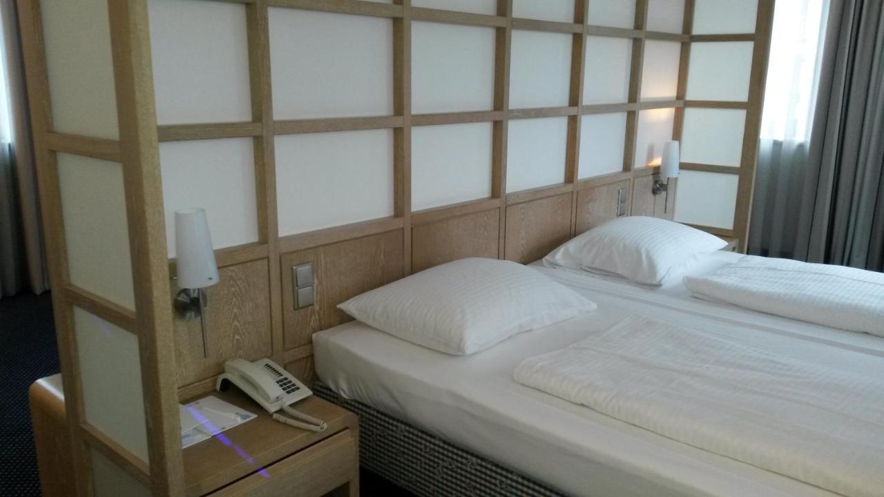 Hotel Zur Post Aschheim Exteriör bild
