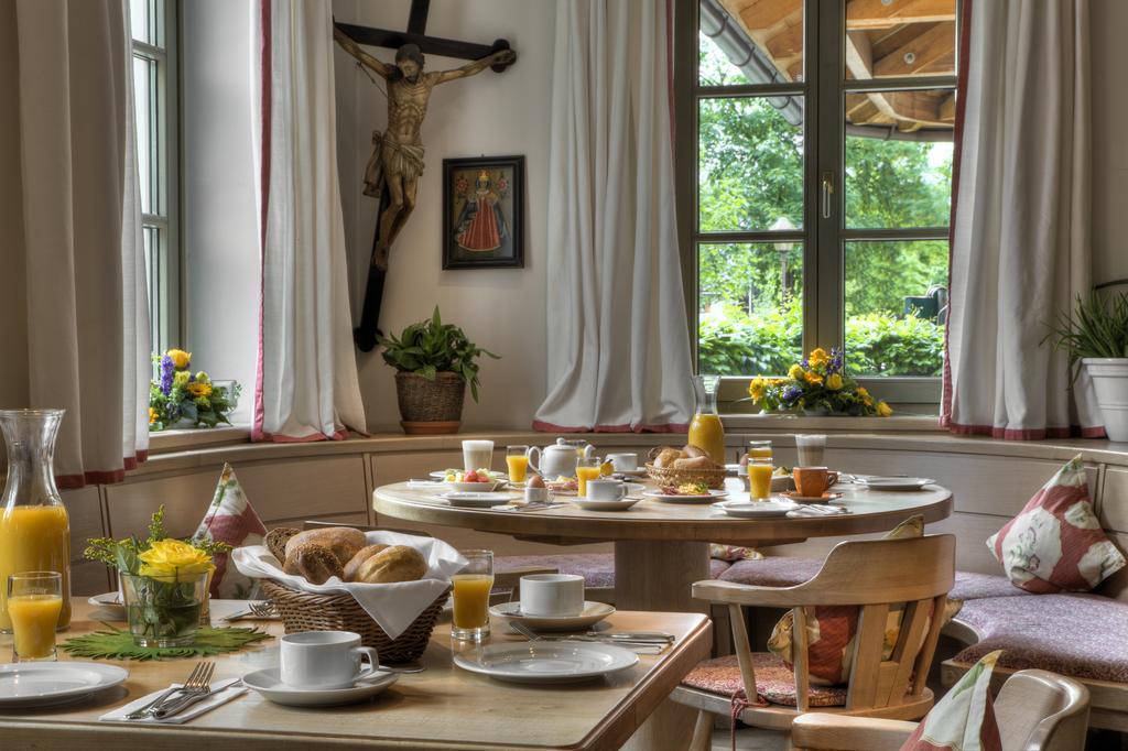 Hotel Zur Post Aschheim Exteriör bild