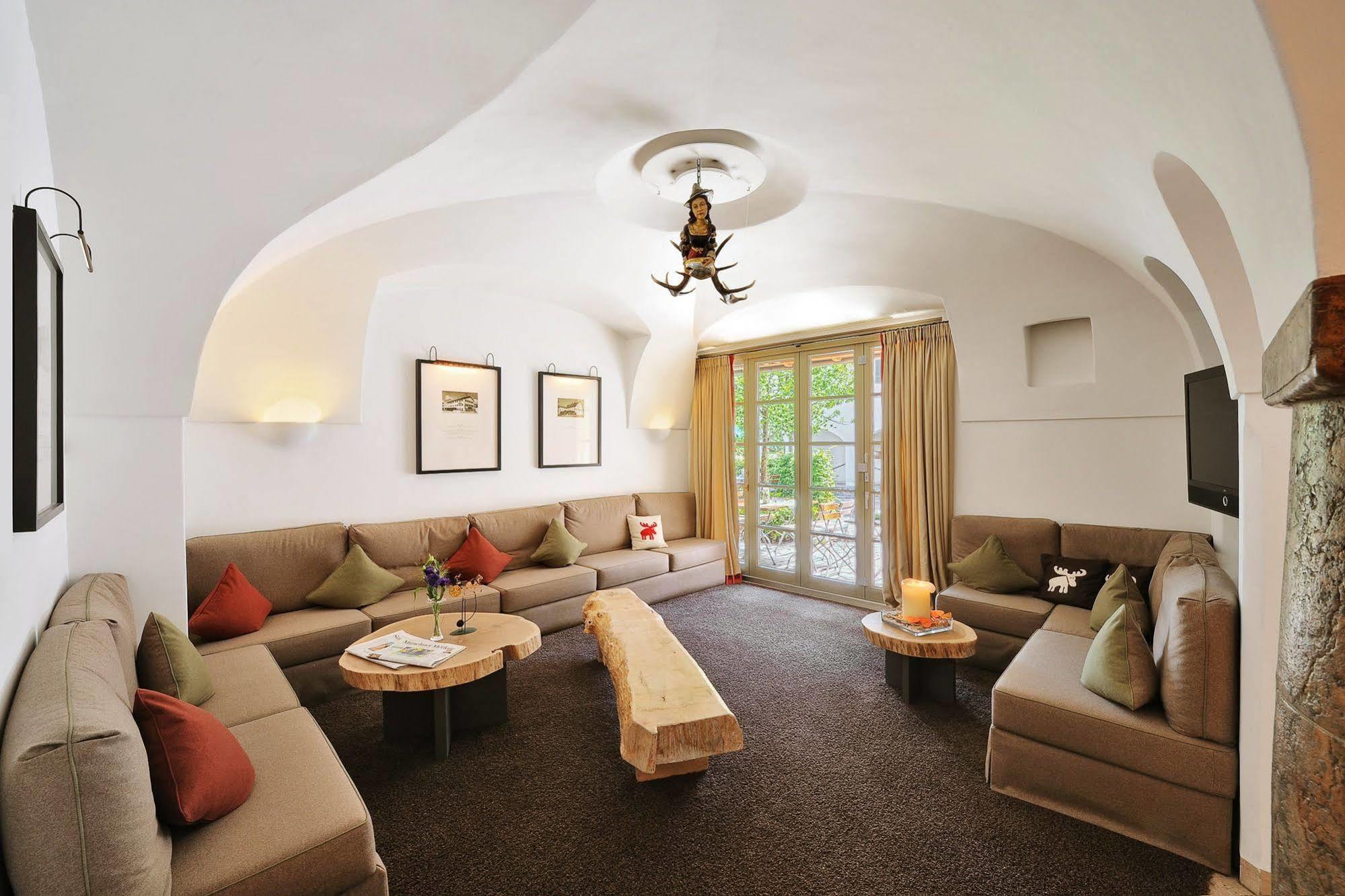 Hotel Zur Post Aschheim Exteriör bild
