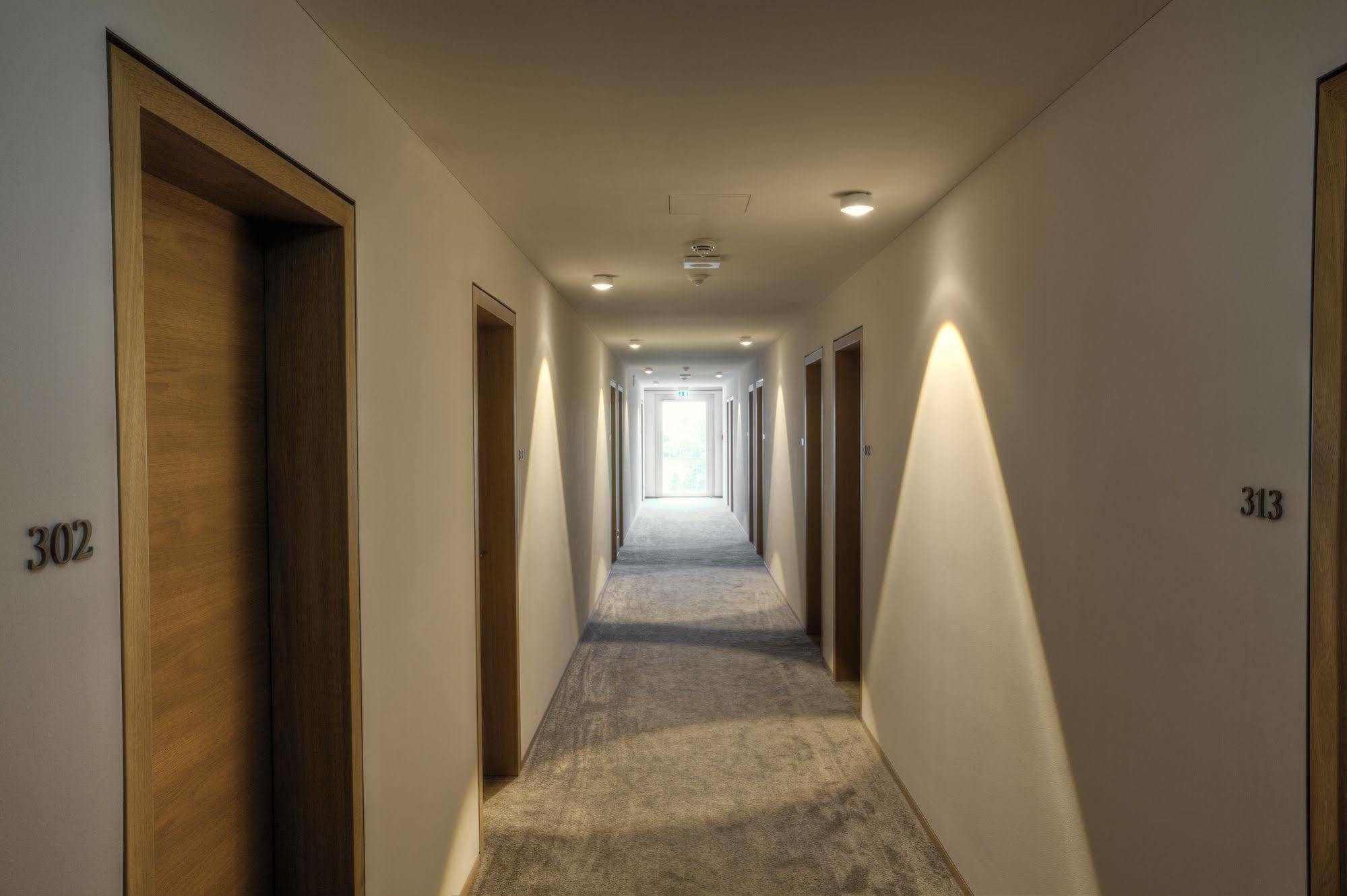 Hotel Zur Post Aschheim Exteriör bild